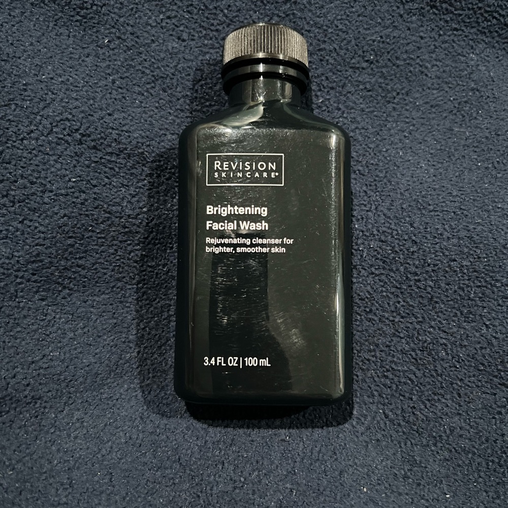 Revision brightening face wash